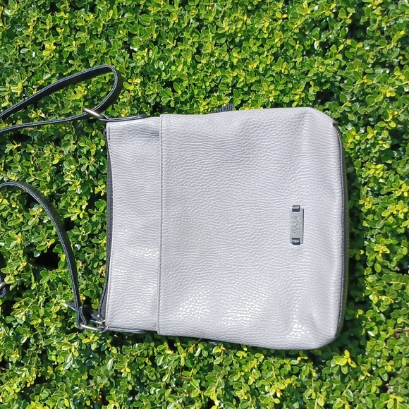 Over the shoulder purse. - Picture 2 of 4